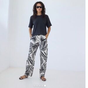 NWOT-AYR Staycation Pant- Size M
